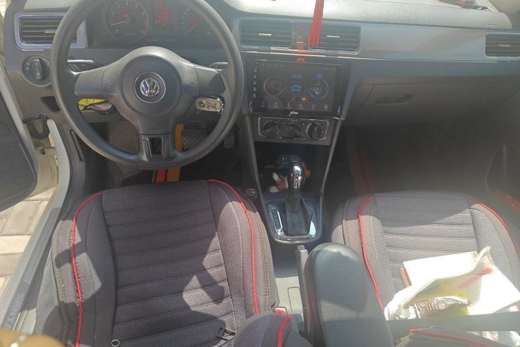 Used Volkswagen Santana 2015 1.6L Automatic Comfort Edition Center Console