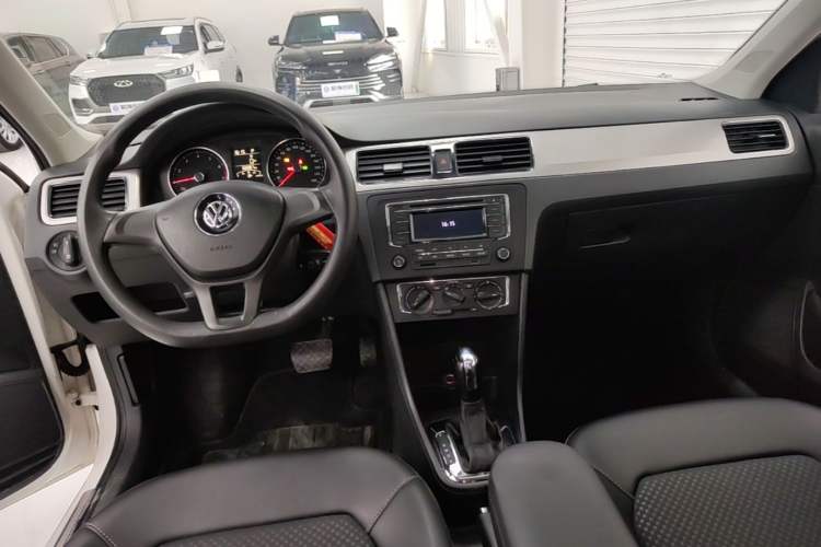 Used Volkswagen Santana 2015 Haval H6 1.6L Automatic Comfort Model Center Console