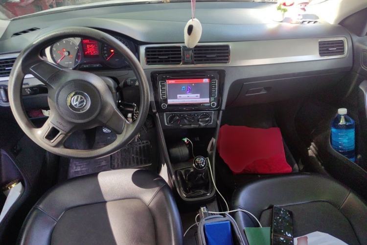 Used Volkswagen Santana 2015 1.6L Manual Comfort Edition Center Console
