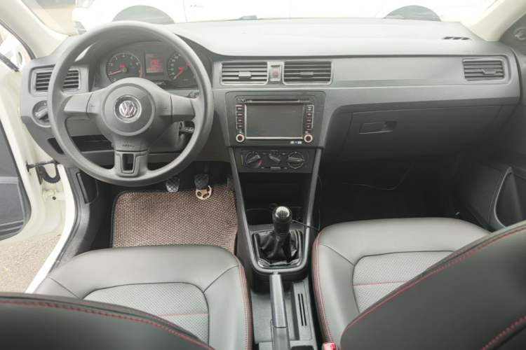 Used Volkswagen Santana 2015 1.4L Manual Fashion Edition Center Console