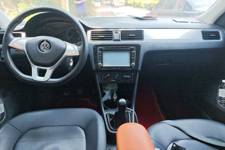 Used Volkswagen Santana 2015 HaoNa 1.6L Manual Fashion Edition Center Console