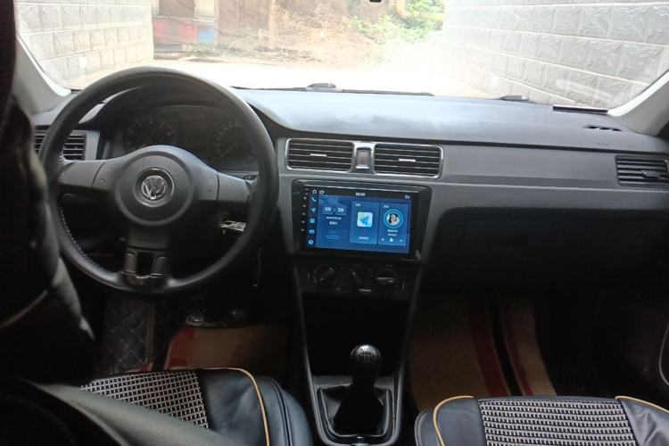 Used Volkswagen Santana 2015 1.6L Manual Fashion Edition Center Console