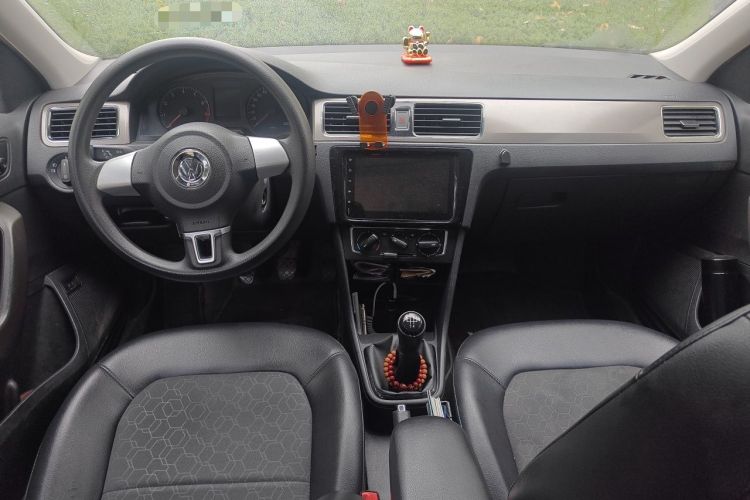 Used Volkswagen Santana 2015 1.6L Manual Comfort Edition Center Console