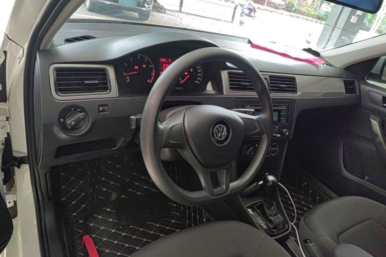 Used Volkswagen Santana 2015 Haval H6 1.6L Automatic Luxury Model Center Console