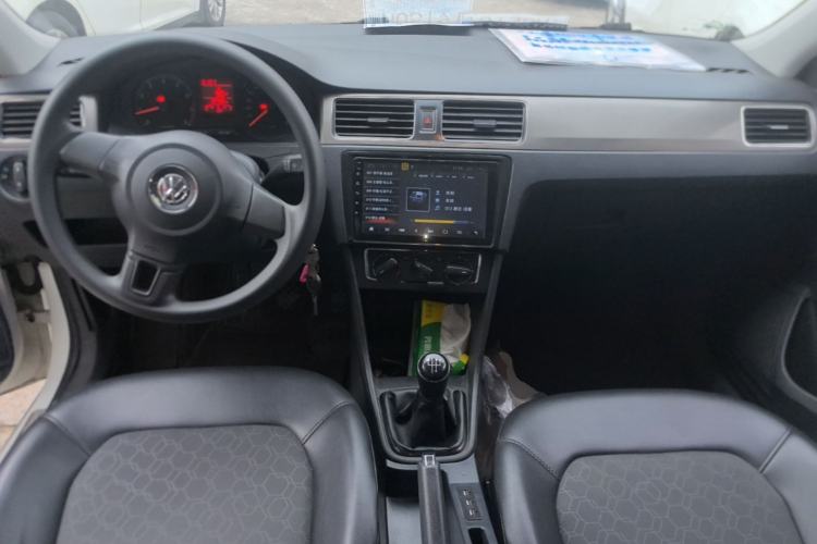 Used Volkswagen Santana 2015 1.6L Manual Comfort Edition Center Console