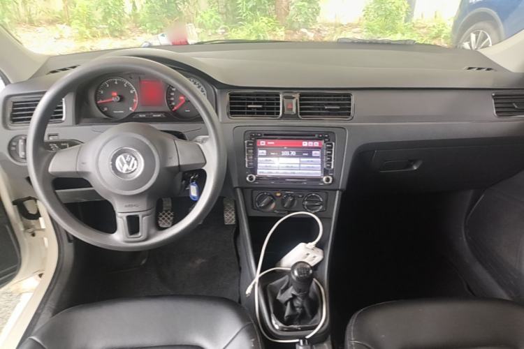 Used Volkswagen Santana 2015 1.6L Manual Fashion Edition Center Console