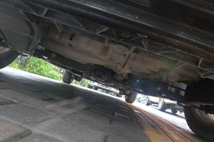 Used Volkswagen Santana 2015 1.6L Manual Fashion Edition Chassis Front