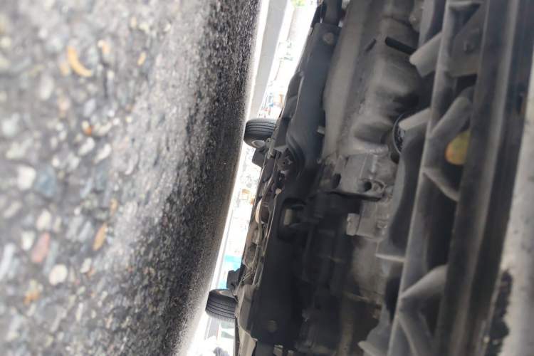 Used Volkswagen Santana 2015 1.6L Manual Comfort Edition Chassis Front