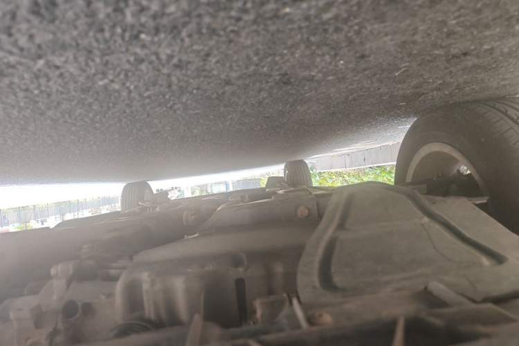 Used Volkswagen Santana 2015 1.6L Manual Comfort Edition Chassis Front