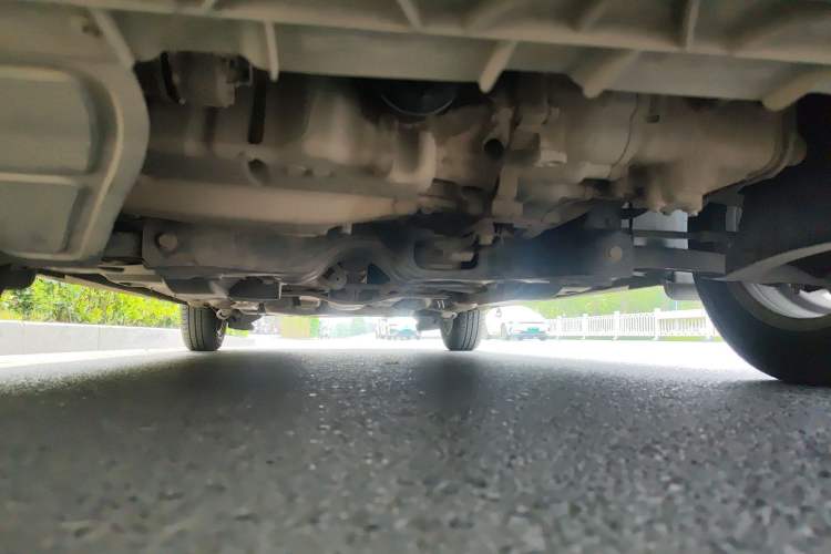 Used Volkswagen Santana 2015 1.6L Manual Fashion Edition Chassis Front