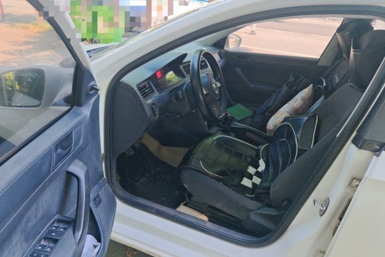 Used Volkswagen Santana 2015 1.6L Manual Fashion Edition Driver Seat