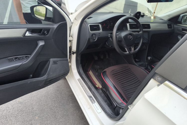 Used Volkswagen Santana 2015 Haval H9 1.6L Manual Comfort Edition Driver Seat