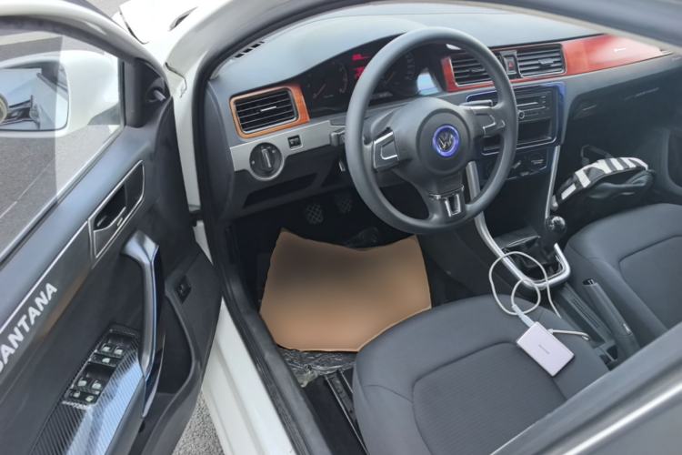 Used Volkswagen Santana 2015 1.4L Manual Fashion Edition Driver Seat
