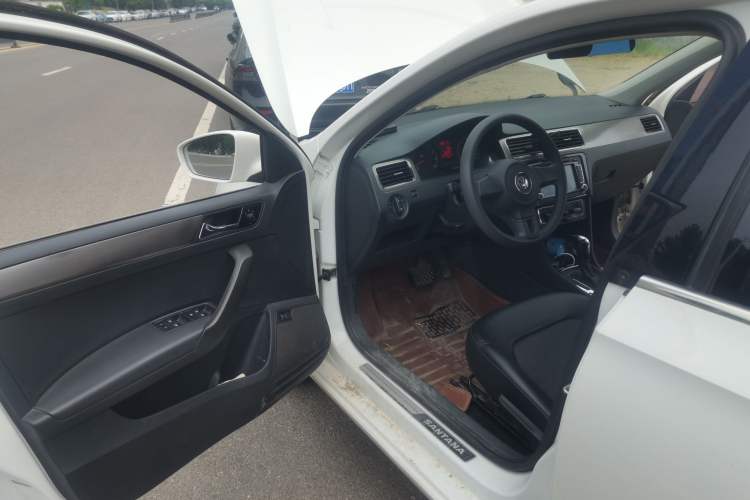 Used Volkswagen Santana 2015 1.6L Automatic Comfort Edition Driver Seat