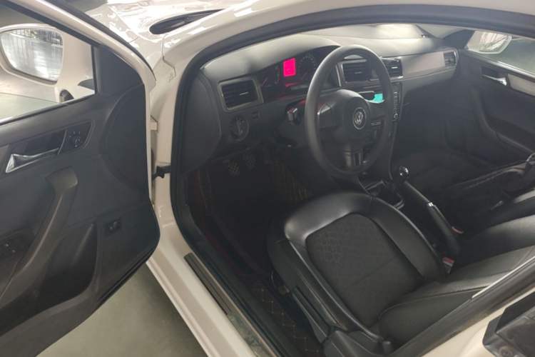 Used Volkswagen Santana 2015 1.6L Manual Comfort Edition Driver Seat