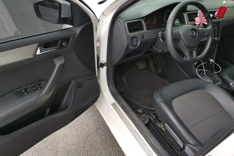 Used Volkswagen Santana 2015 Haval H6 1.6L Automatic Comfort Model Driver Seat