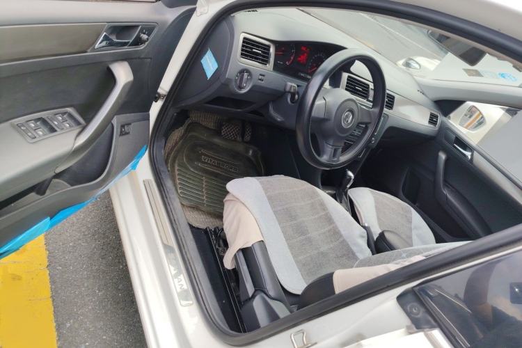 Used Volkswagen Santana 2015 1.6L Automatic Comfort Edition Driver Seat
