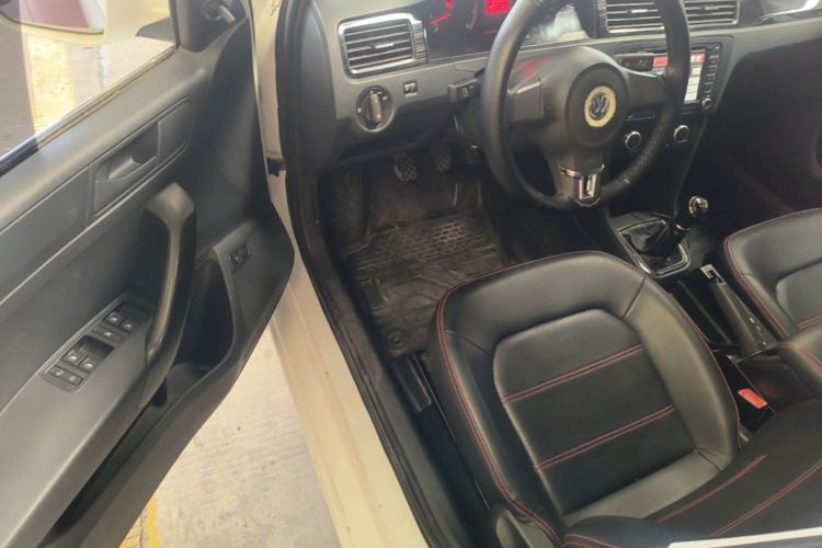 Used Volkswagen Santana 2015 1.4L Manual Fashion Edition Driver Seat