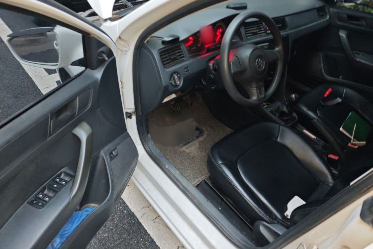 Used Volkswagen Santana 2015 1.6L Manual Fashion Edition Driver Seat