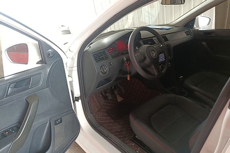 Used Volkswagen Santana 2015 1.4L Manual Fashion Edition Driver Seat
