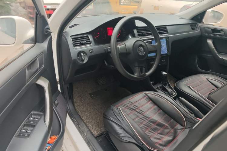 Used Volkswagen Santana 2015 1.6L Automatic Fashion Edition Driver Seat