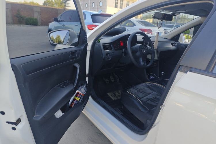 Used Volkswagen Santana 2015 1.4L Manual Fashion Edition Driver Seat