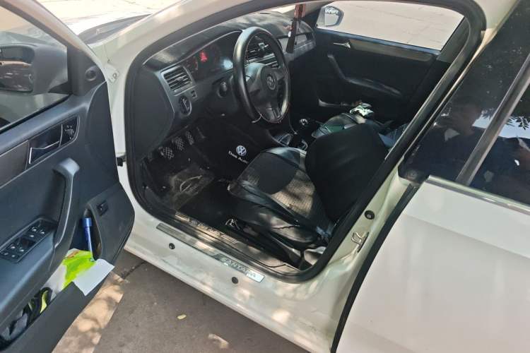 Used Volkswagen Santana 2015 1.6L Manual Comfort Edition Driver Seat