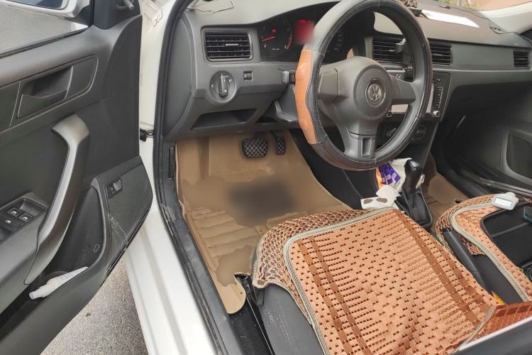 Used Volkswagen Santana 2015 1.6L Automatic Fashion Edition Driver Seat