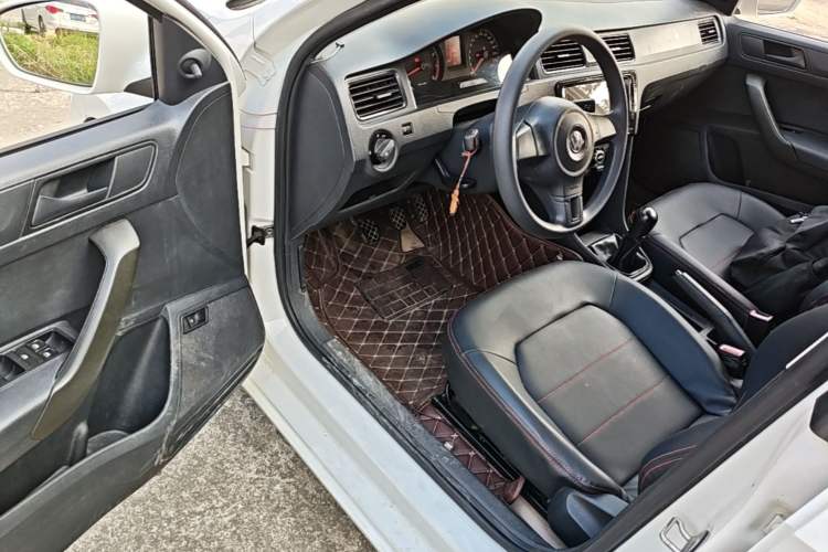 Used Volkswagen Santana 2015 1.4L Manual Fashion Edition Driver Seat