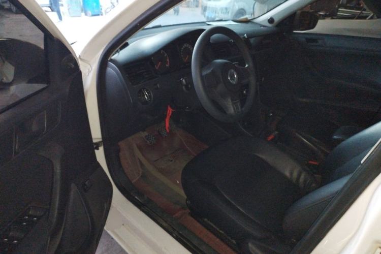 Used Volkswagen Santana 2015 1.6L Manual Fashion Edition Driver Seat