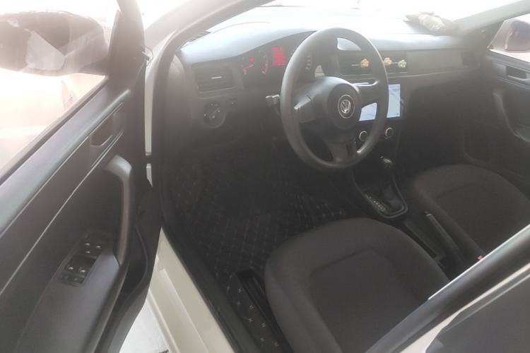 Used Volkswagen Santana 2015 1.6L Automatic Fashion Edition Driver Seat