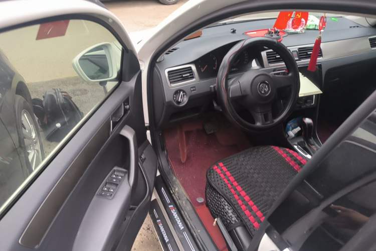 Used Volkswagen Santana 2015 1.6L Automatic Comfort Edition Driver Seat
