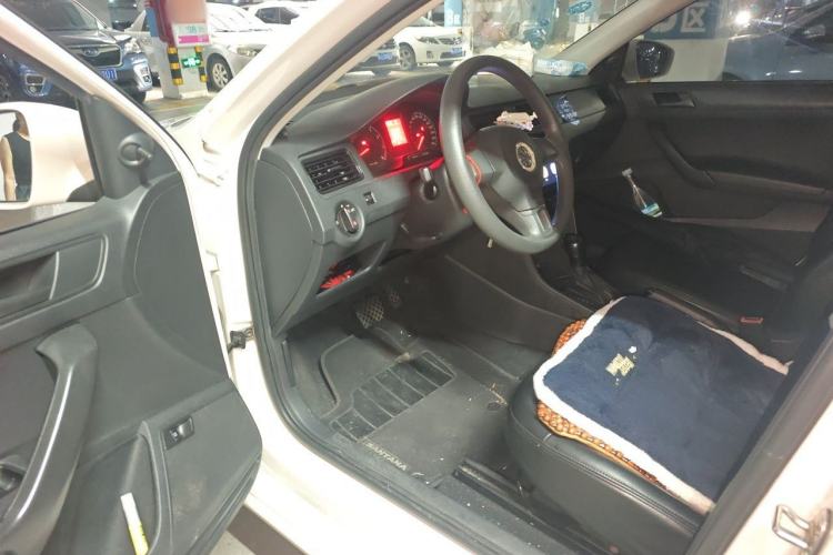Used Volkswagen Santana 2015 1.6L Automatic Fashion Edition Driver Seat