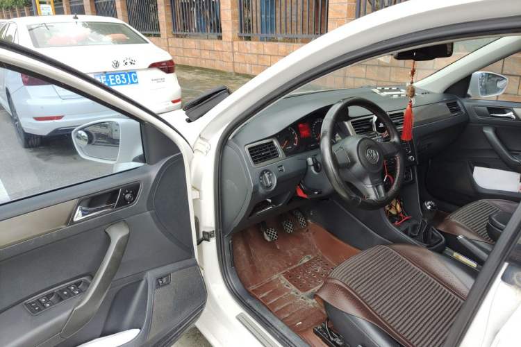 Used Volkswagen Santana 2015 1.6L Manual Comfort Edition Driver Seat