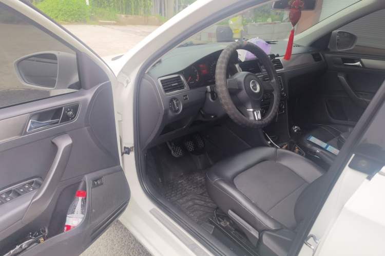 Used Volkswagen Santana 2015 1.4L Manual Comfort Edition Driver Seat