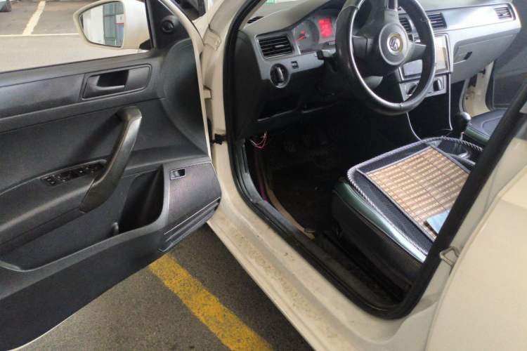 Used Volkswagen Santana 2015 1.6L Manual Fashion Edition Driver Seat