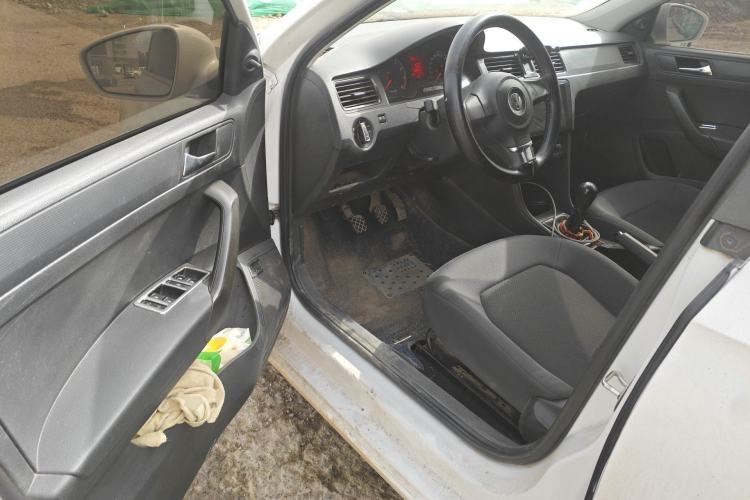 Used Volkswagen Santana 2015 1.6L Manual Fashion Edition Driver Seat