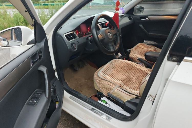 Used Volkswagen Santana 2015 1.6L Manual Comfort Edition Driver Seat