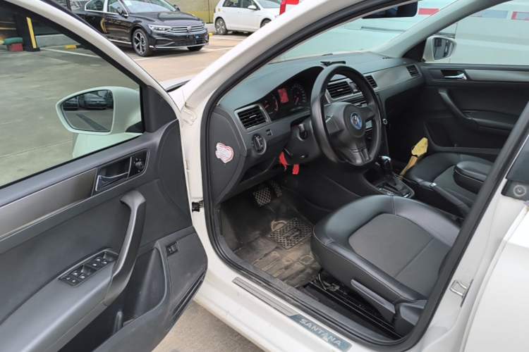 Used Volkswagen Santana 2015 1.6L Automatic Comfort Edition Driver Seat