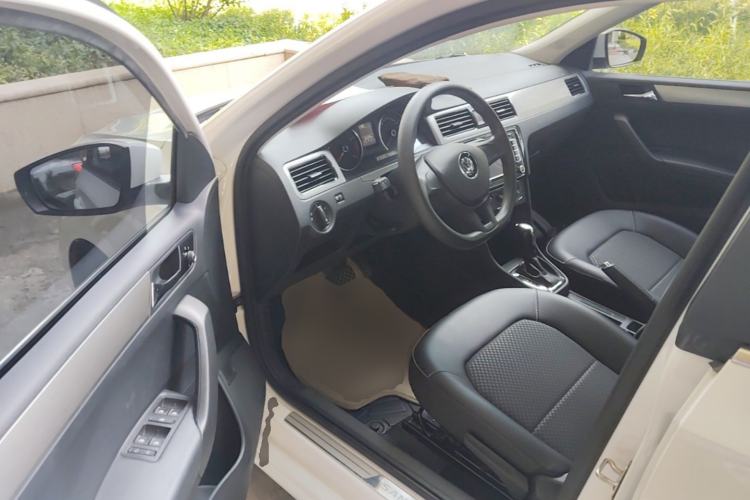 Used Volkswagen Santana 2015 Haval H6 1.6L Automatic Comfort Model Driver Seat