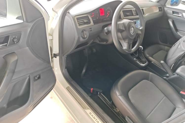 Used Volkswagen Santana 2015 1.6L Automatic Comfort Edition Driver Seat