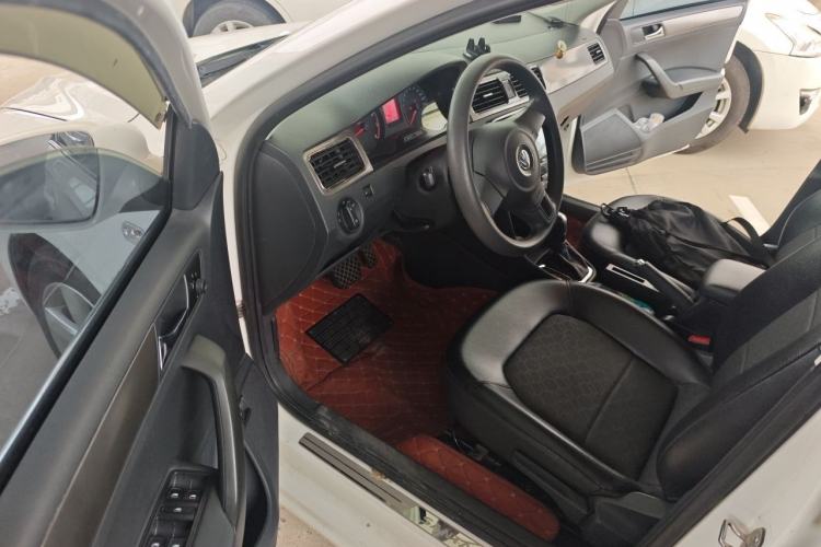 Used Volkswagen Santana 2015 1.6L Automatic Comfort Edition Driver Seat