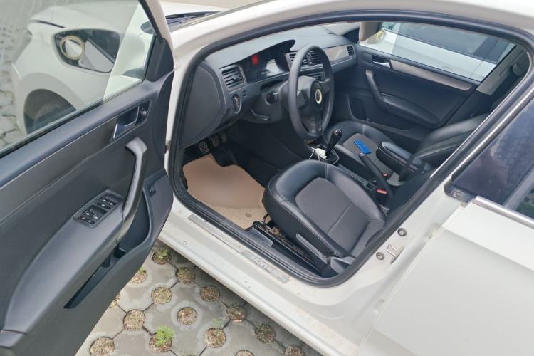 Used Volkswagen Santana 2015 1.6L Manual Comfort Edition Driver Seat