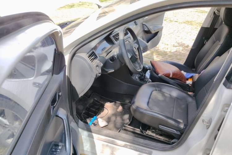 Used Volkswagen Santana 2015 1.4L Manual Comfort Edition Driver Seat