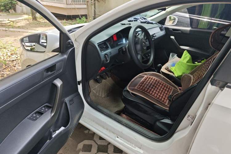 Used Volkswagen Santana 2015 1.4L Manual Fashion Edition Driver Seat