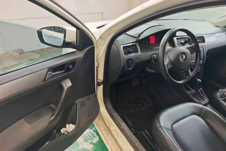 Used Volkswagen Santana 2015 Haval H6 1.6L Automatic Luxury Model Driver Seat