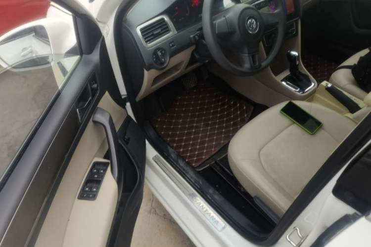 Used Volkswagen Santana 2015 1.6L Automatic Comfort Edition Driver Seat