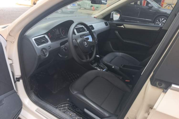 Used Volkswagen Santana 2015 Haval H6 1.6L Automatic Comfort Model Driver Seat