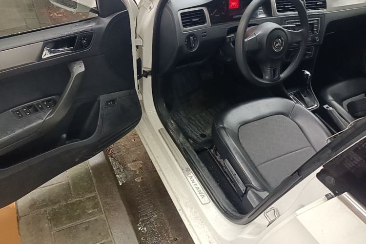 Used Volkswagen Santana 2015 1.6L Automatic Comfort Edition Driver Seat