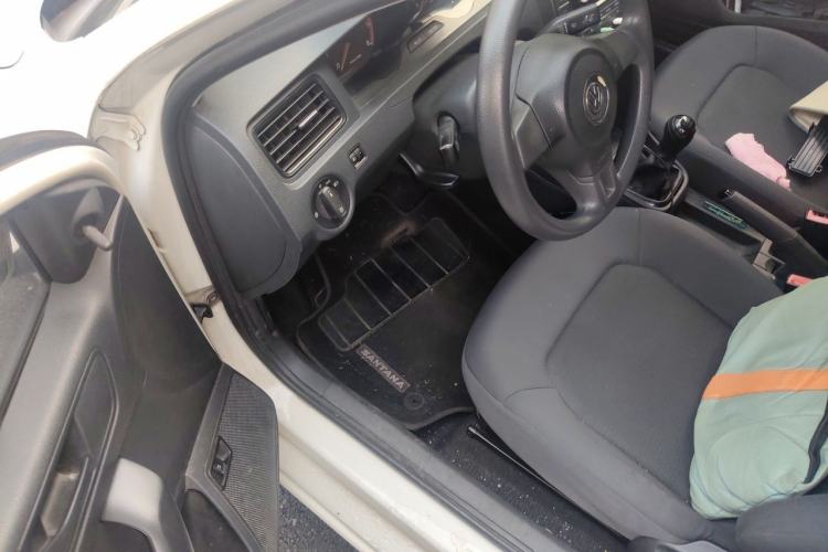 Used Volkswagen Santana 2015 1.6L Manual Fashion Edition Driver Seat